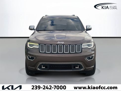 Used 2017 Jeep Grand Cherokee Overland w/ Trailer Tow Group IV RWD image 2