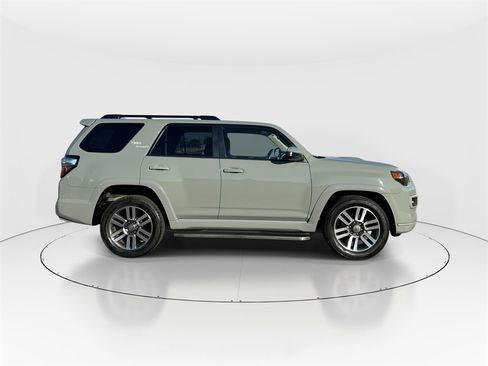 Used 2022 Toyota 4Runner TRD Sport image 9