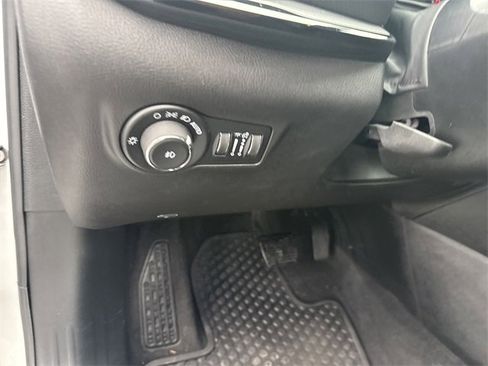 Used 2024 Jeep Compass Trailhawk image 16