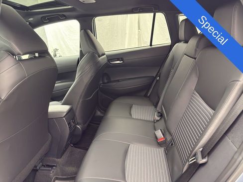 Used 2024 Toyota Corolla Cross XSE w/ Convenience Package image 12