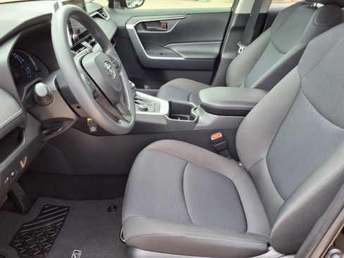 Used 2025 Toyota RAV4 LE image 13
