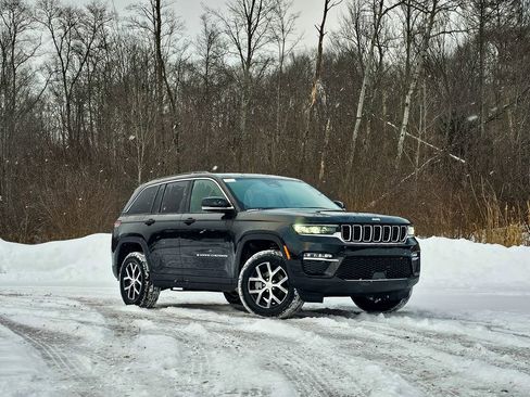 New 2025 Jeep Grand Cherokee Limited image 2
