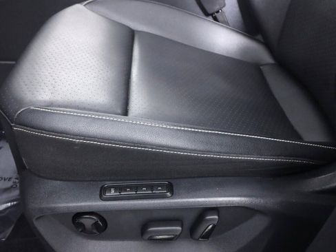 Used 2020 Volkswagen Atlas Cross Sport SEL image 31