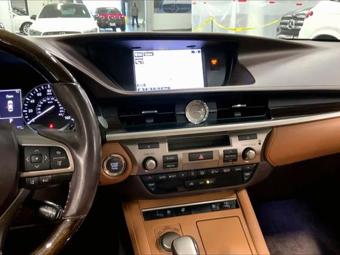 Used 2016 Lexus ES 350 image 6