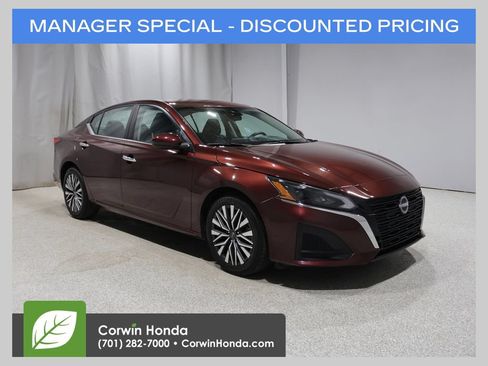 Used 2023 Nissan Altima 2.5 SV FWD image 1