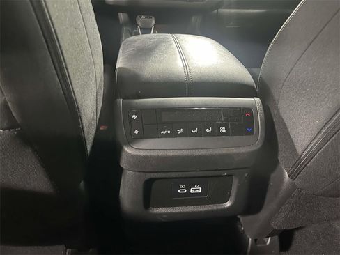 Certified 2025 Nissan Pathfinder SV image 9