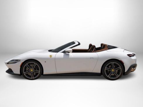 Used 2024 Ferrari Roma Spider RWD image 5