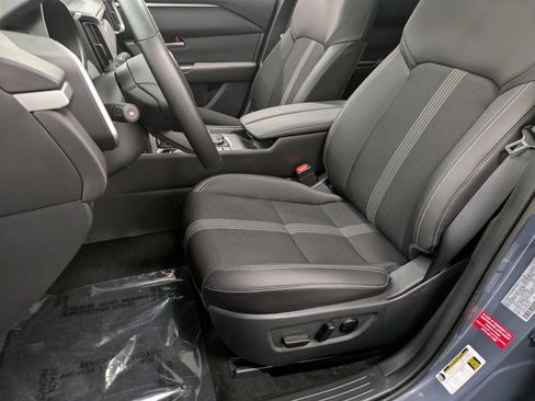 Certified 2025 MAZDA CX-50 AWD 2.5 S w/ Premium Package image 10