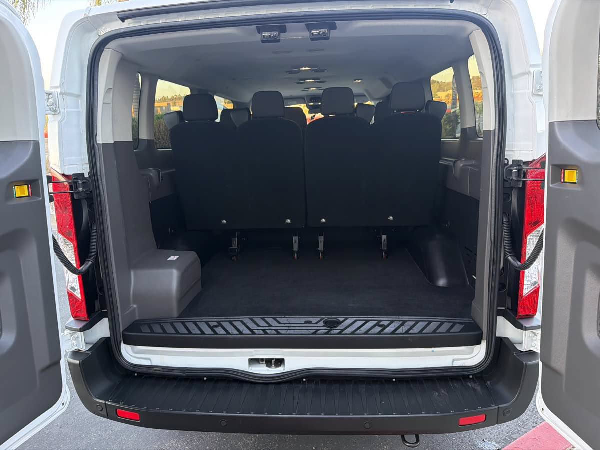 Used 2023 Ford Transit 350 XLT RWD image 30