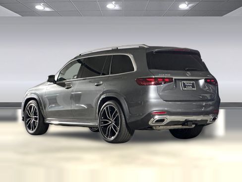 Used 2025 Mercedes-Benz GLS 450 4MATIC image 3