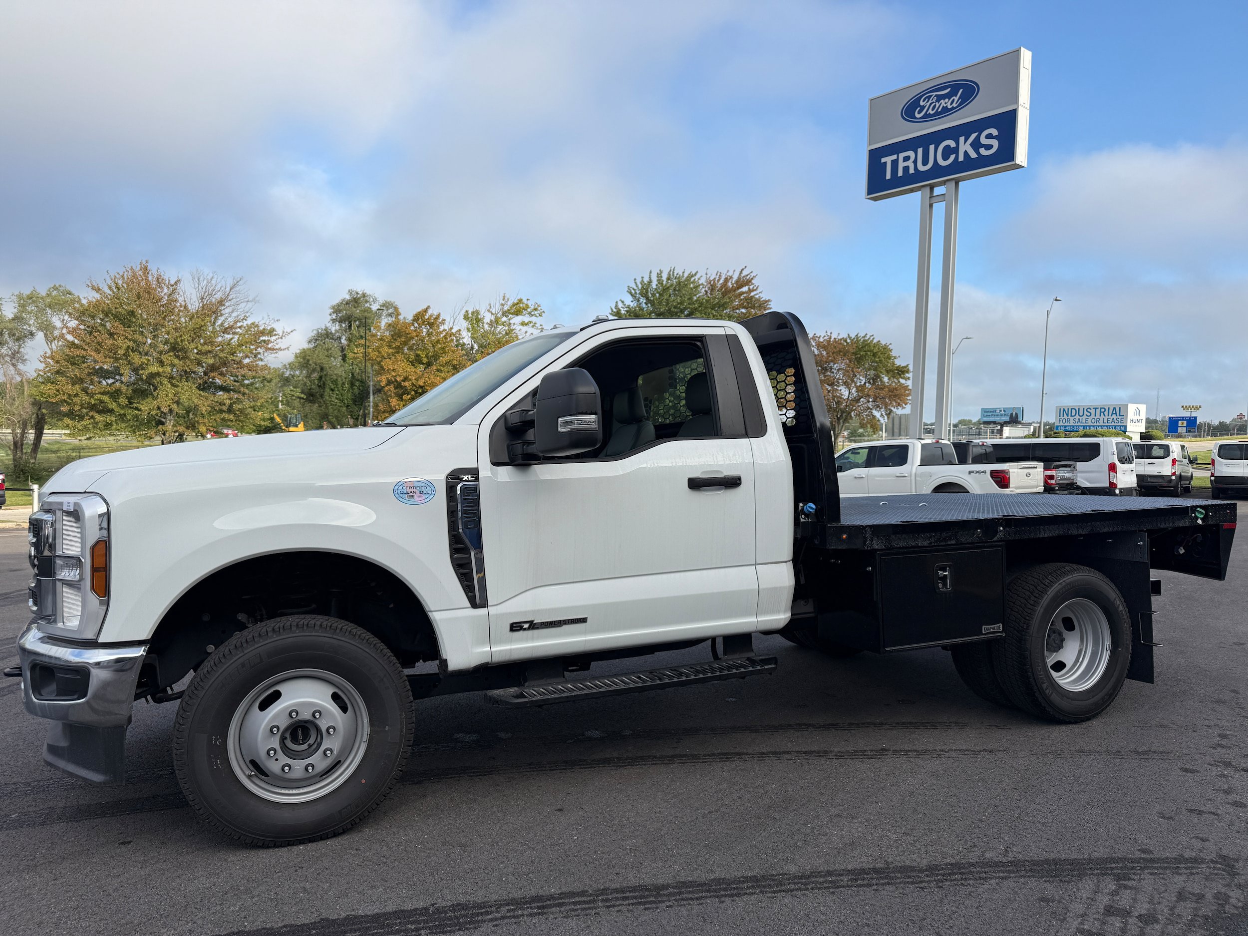 New 2025 Ford F350 XL w/ XL Chrome Package AWD/4WD image 4