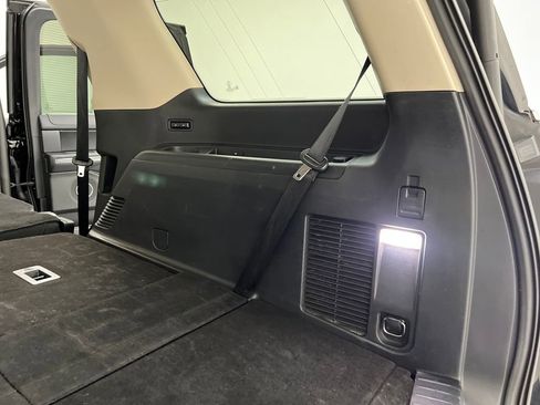 Used 2024 Ford Expedition XLT image 44