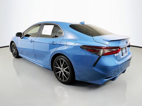 Used 2023 Toyota Camry SE FWD image 8
