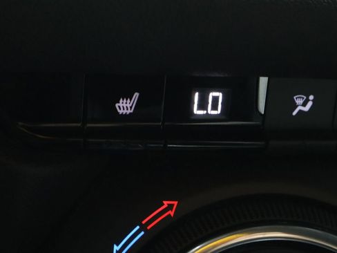 Used 2025 Chevrolet Blazer LT image 4