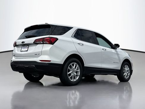 Used 2022 Chevrolet Equinox LT AWD/4WD image 2