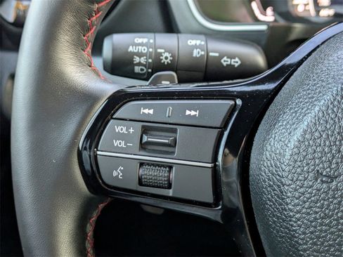 Used 2025 Honda Pilot Black Edition image 27