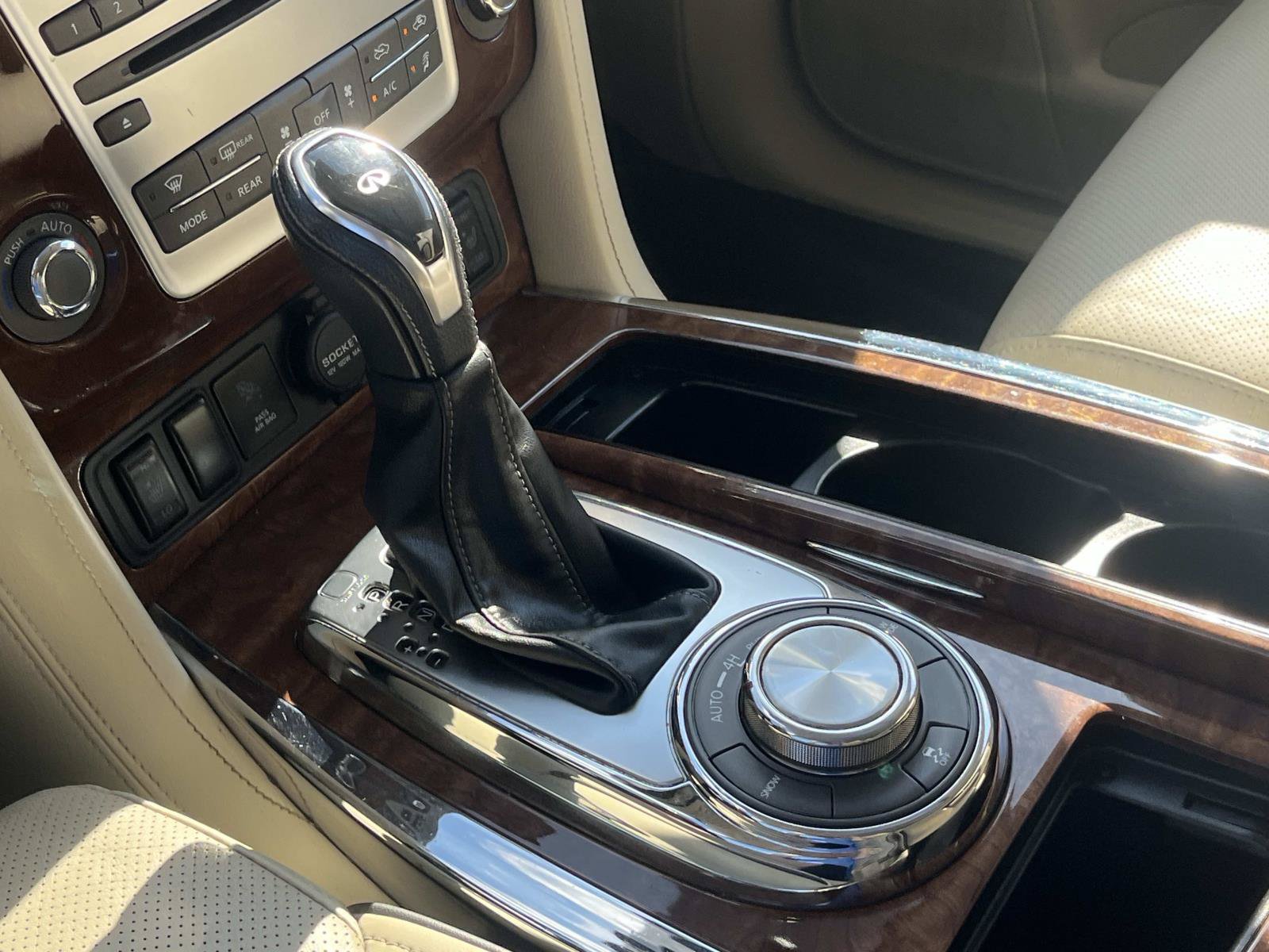 Used 2019 INFINITI QX80 Luxe w/ 22" Wheel Package AWD/4WD image 43