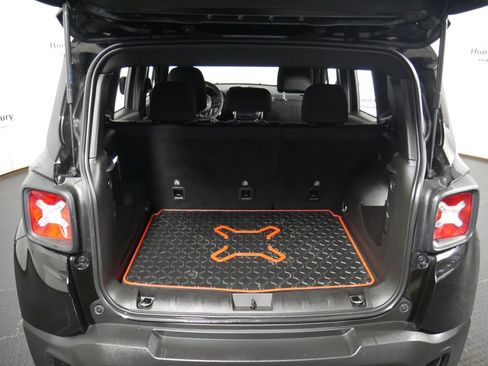 Used 2021 Jeep Renegade Latitude image 6