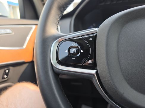 Used 2024 Volvo XC90 B5 Plus AWD/4WD image 19