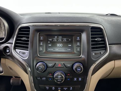 Used 2017 Jeep Grand Cherokee Laredo w/ Quick Order Package 2BE RWD image 13