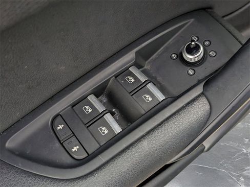 Used 2019 Audi Q5 2.0T Premium w/ Convenience Package image 15