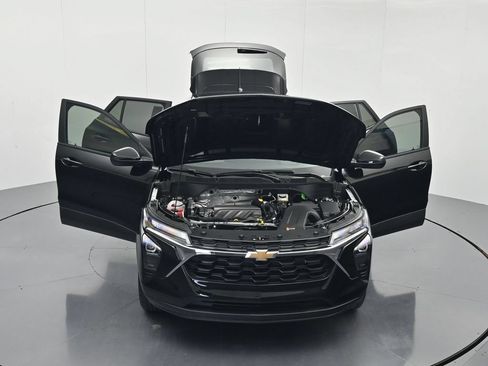 New 2026 Chevrolet Trax LS w/ LS Convenience Package FWD image 44