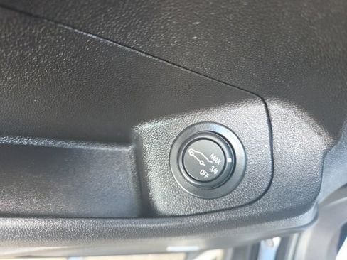 Used 2018 GMC Terrain Denali w/ GMC Pro Grade Package AWD/4WD image 13