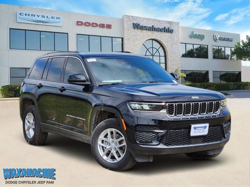 New 2026 Jeep Grand Cherokee Laredo AWD/4WD image 1