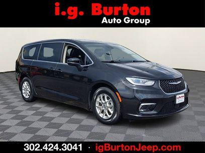 Certified 2023 Chrysler Pacifica Touring-L