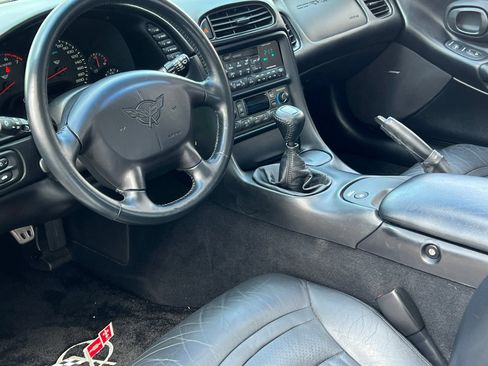 Used 1999 Chevrolet Corvette Convertible w/ Memory Pkg RWD image 2