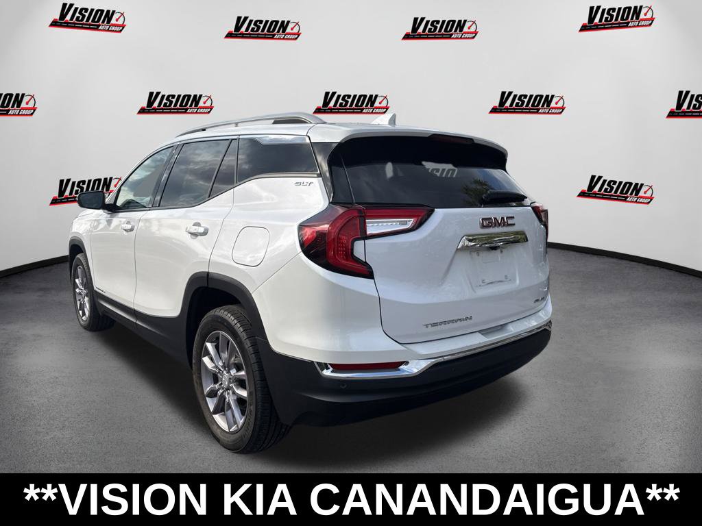 Used 2023 GMC Terrain SLT AWD/4WD image 3