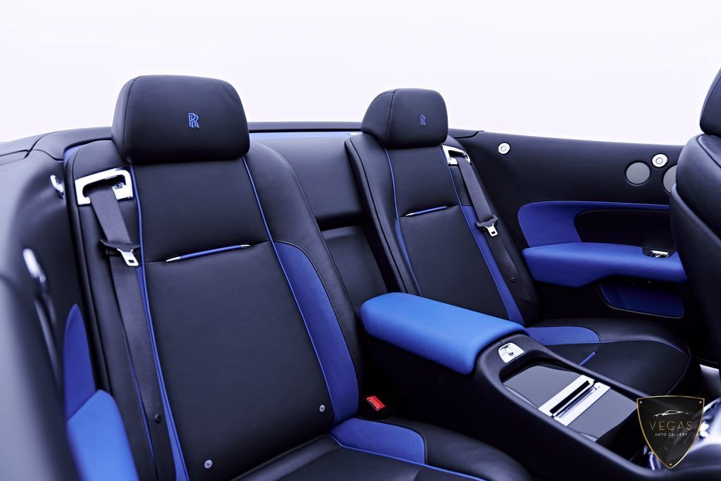 Used 2019 Rolls-Royce Dawn RWD image 52