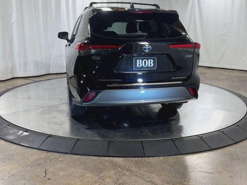 Used 2021 Toyota Highlander Platinum image 7