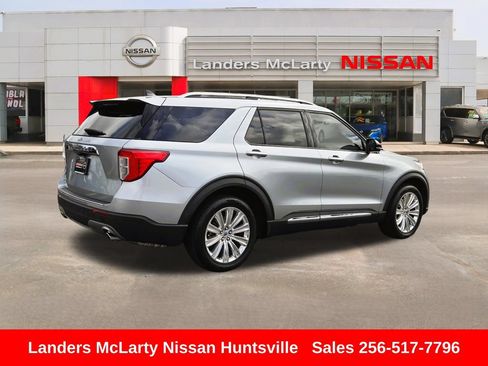 Used 2024 Ford Explorer Limited w/ Limited Technology Package RWD image 3