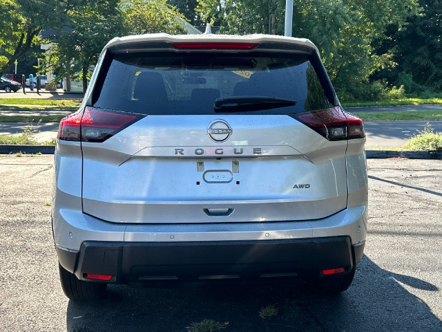 Certified 2025 Nissan Rogue SV AWD/4WD image 3