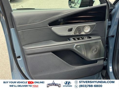 Used 2025 Lincoln Nautilus Reserve AWD/4WD image 29
