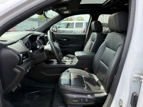 Used 2023 Chevrolet Traverse RS w/ LPO, Floor Liner Package AWD/4WD image 15