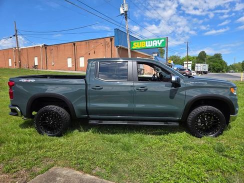 Used 2025 Chevrolet Silverado 1500 LT AWD/4WD image 9