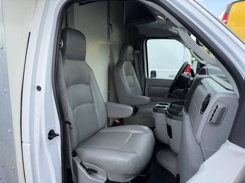 Used 2022 Ford E-450 and Econoline 450 Super Duty w/ Power Windows & Locks Group RWD image 12