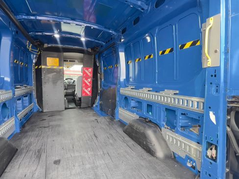 Used 2019 Ford Transit 250 148 Medium Roof image 15