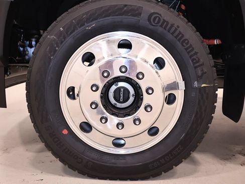New 2026 Ford F550 4x4 Crew Cab w/ XLT Value Package image 28