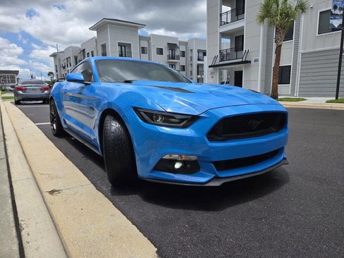 Used 2017 Ford Mustang GT RWD image 4