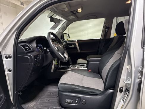 Used 2018 Toyota 4Runner SR5 RWD image 20
