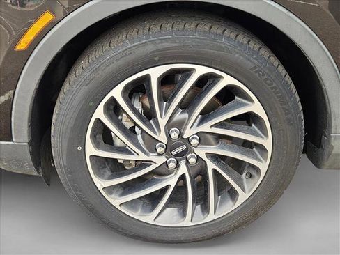 Used 2019 Lincoln Nautilus Reserve AWD/4WD image 23