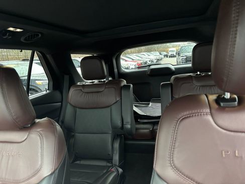 Used 2022 Ford Explorer Platinum w/ Equipment Group 601A image 23