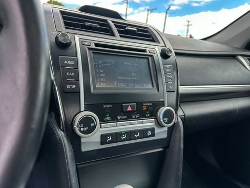Used 2014 Toyota Camry SE FWD image 18