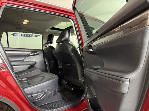 Used 2023 Toyota Highlander Limited image 20