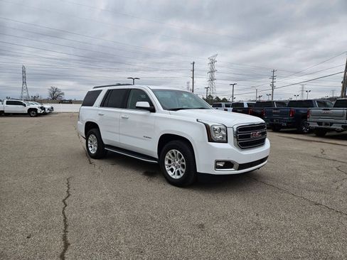 Used 2017 GMC Yukon SLT image 8