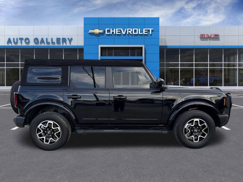 Used 2023 Ford Bronco Outer Banks image 5