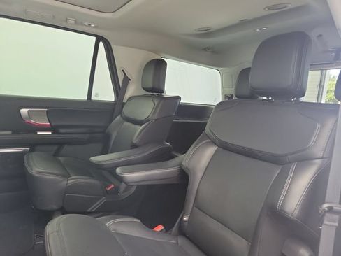 Used 2025 Ford Expedition Platinum AWD/4WD image 14
